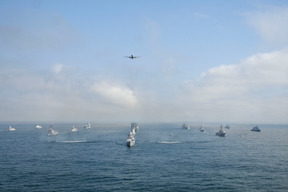 USS Thomas Hudner (DDG 116) Participates in Formidable Shield