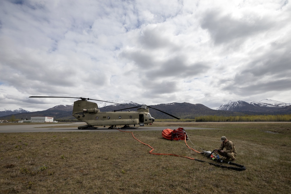 Alaska Army National Guard aviators hone fire suppression skills