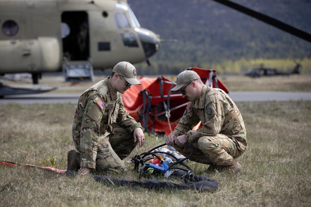 Alaska Army National Guard aviators hone fire suppression skills