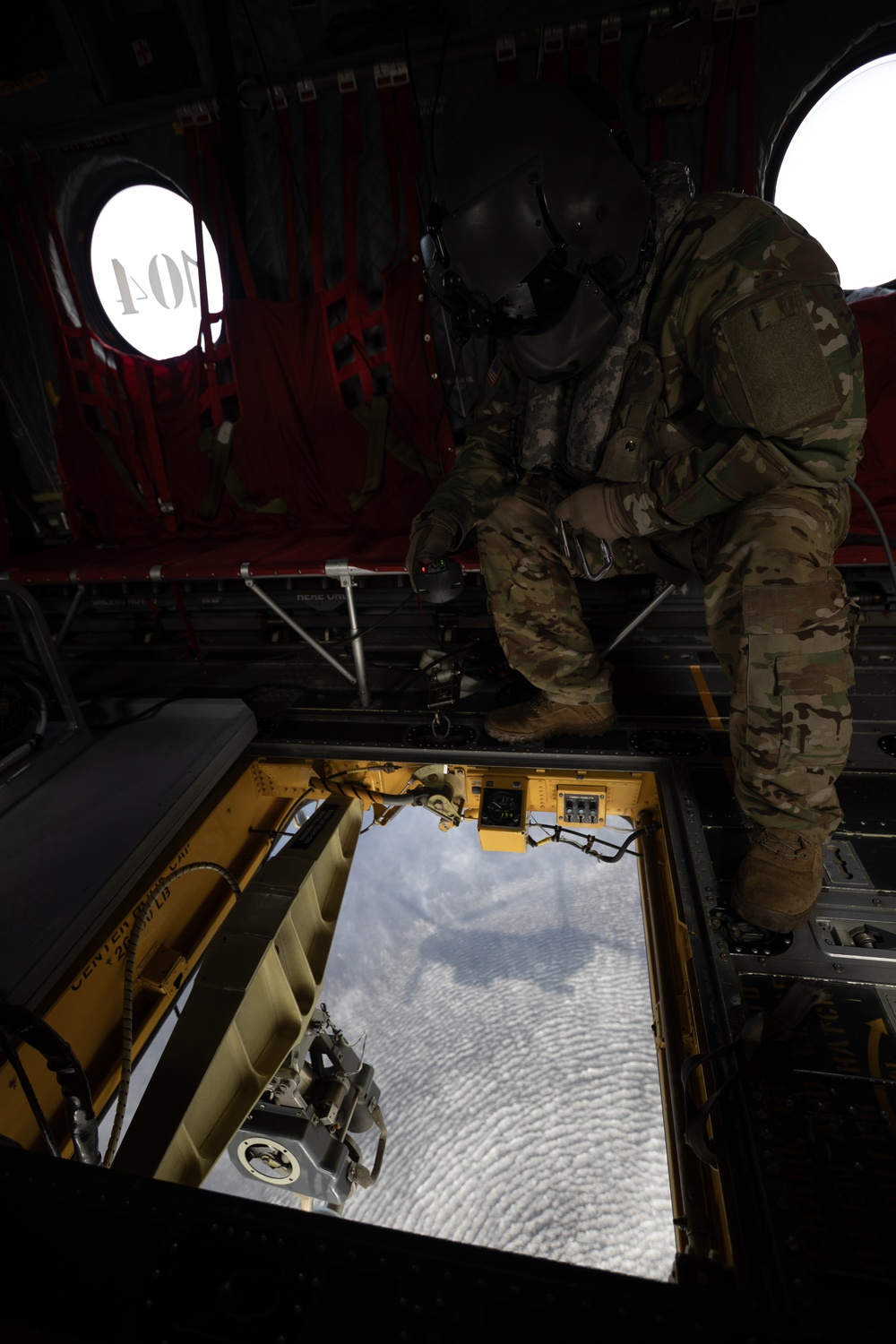 Alaska Army National Guard aviators hone fire suppression skills