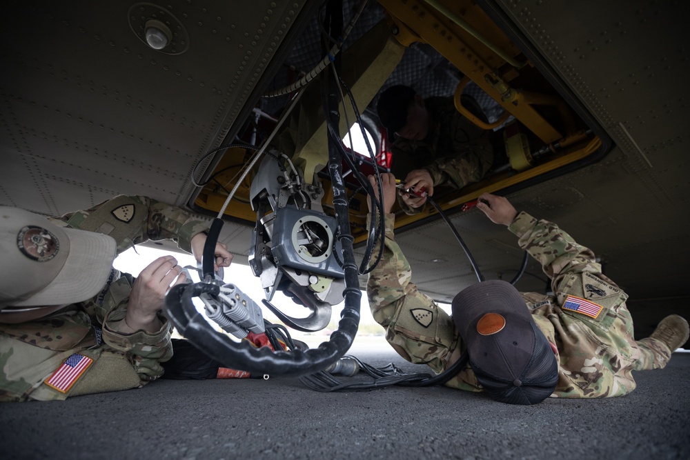 Alaska Army National Guard aviators hone fire suppression skills