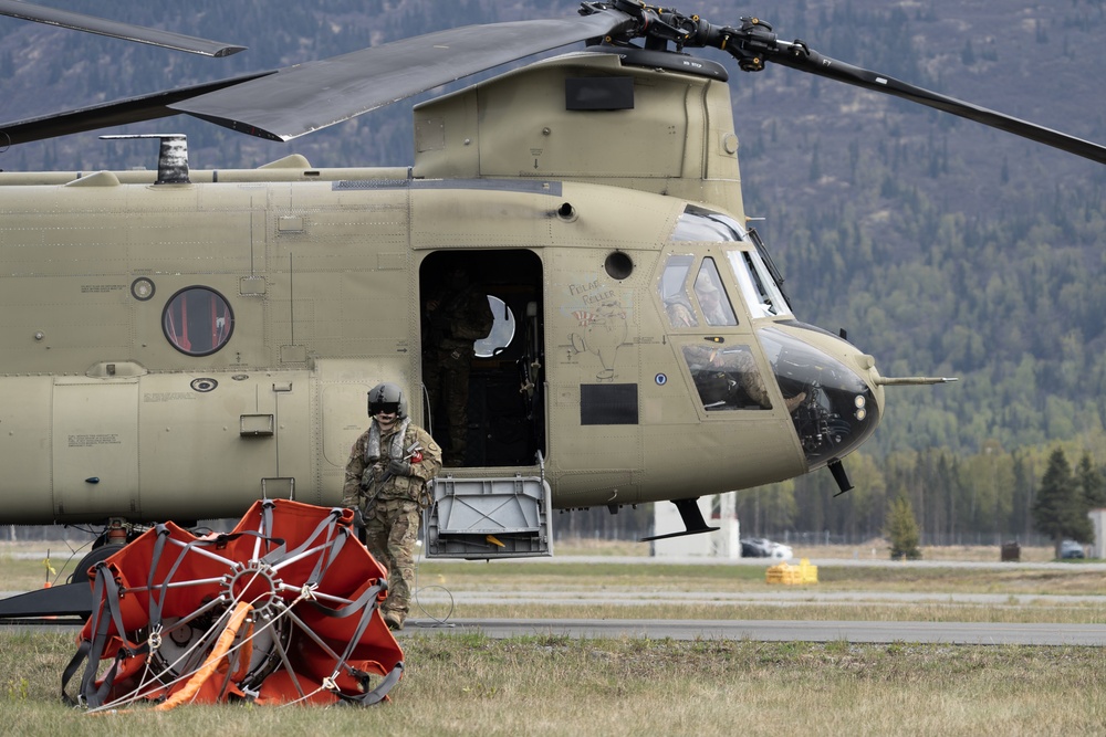 Alaska Army National Guard aviators hone fire suppression skills