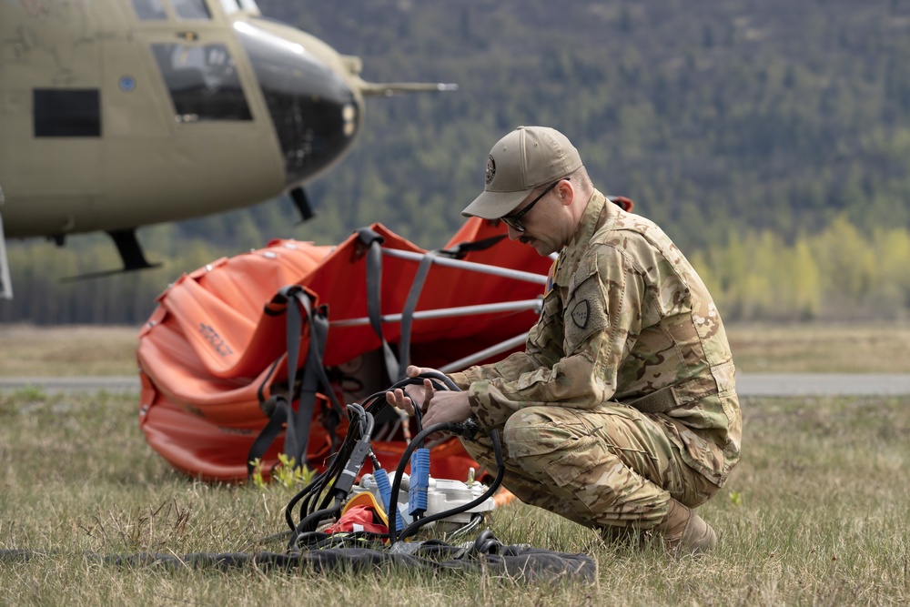 Alaska Army National Guard aviators hone fire suppression skills