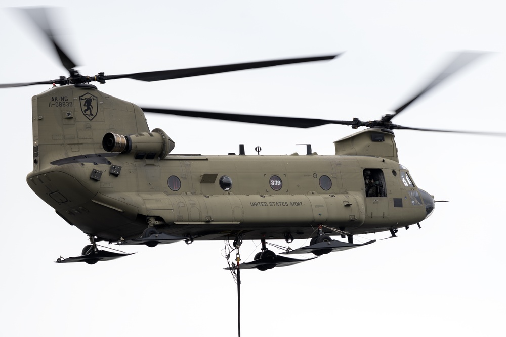 Alaska Army National Guard aviators hone fire suppression skills
