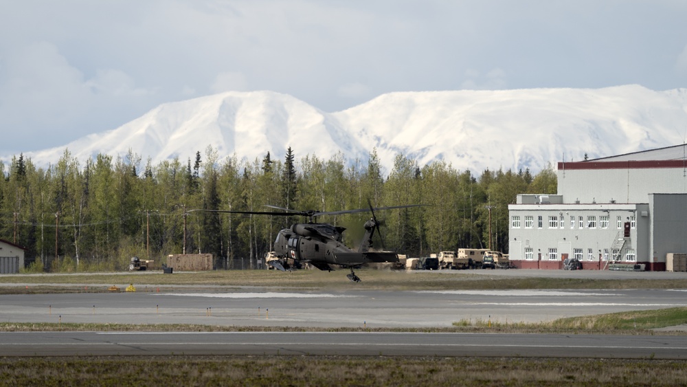 Alaska Army National Guard aviators hone fire suppression skills