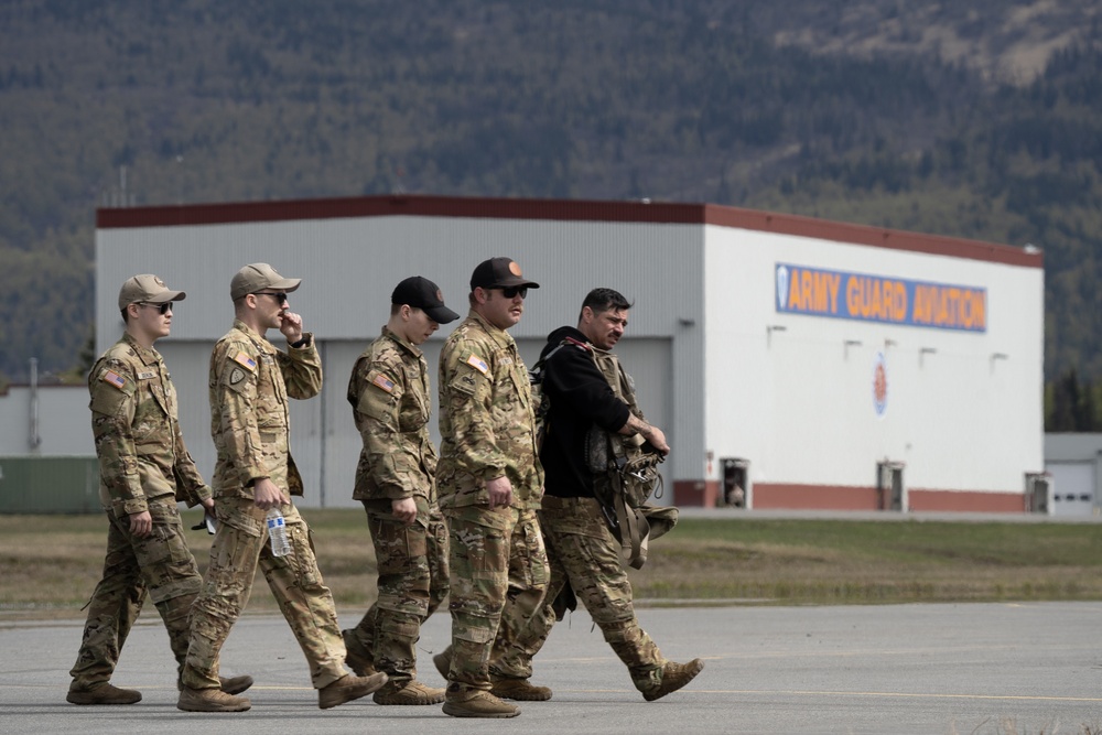 Alaska Army National Guard aviators hone fire suppression skills