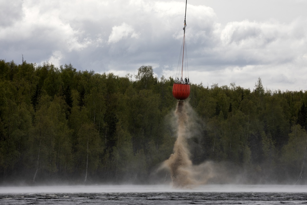 Alaska Army National Guard aviators hone fire suppression skills