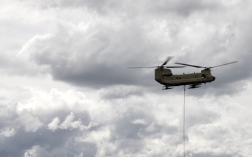 Alaska Army National Guard aviators hone fire suppression skills