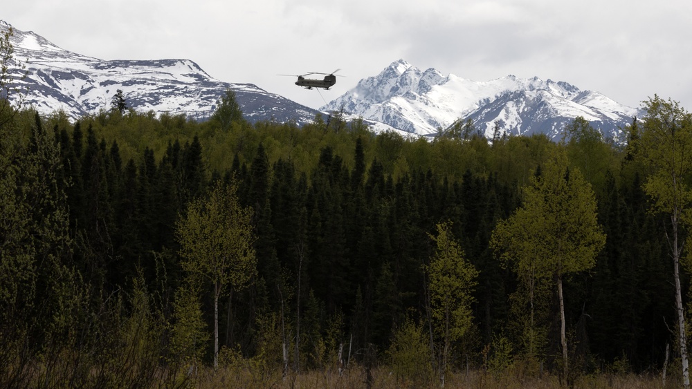 Alaska Army National Guard aviators hone fire suppression skills