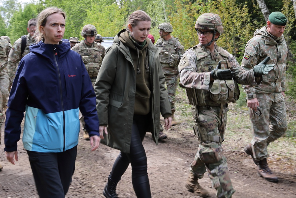 The Lithuanian Minister of Defense and the US Ambassador meet with US forces