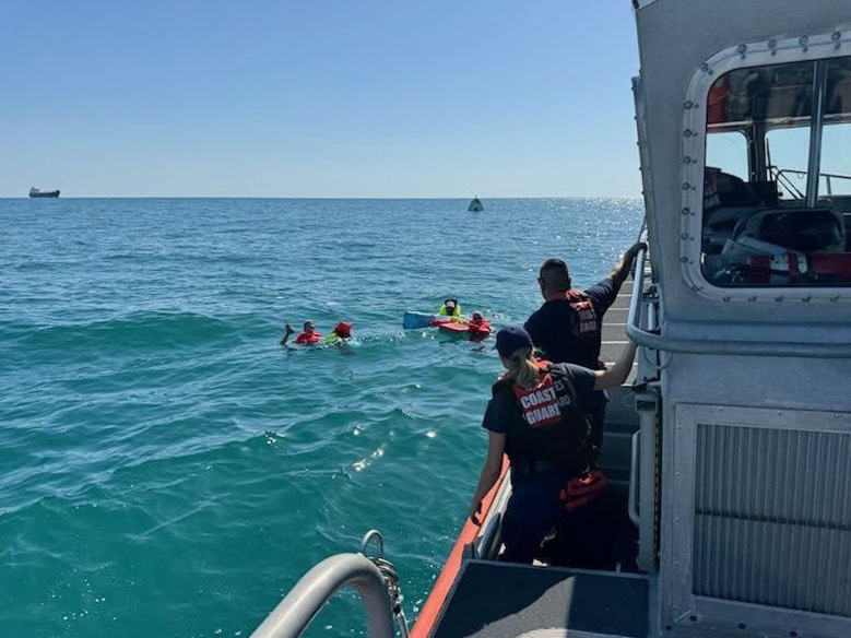 Coast Guard rescues 3 boaters off Fort De Soto