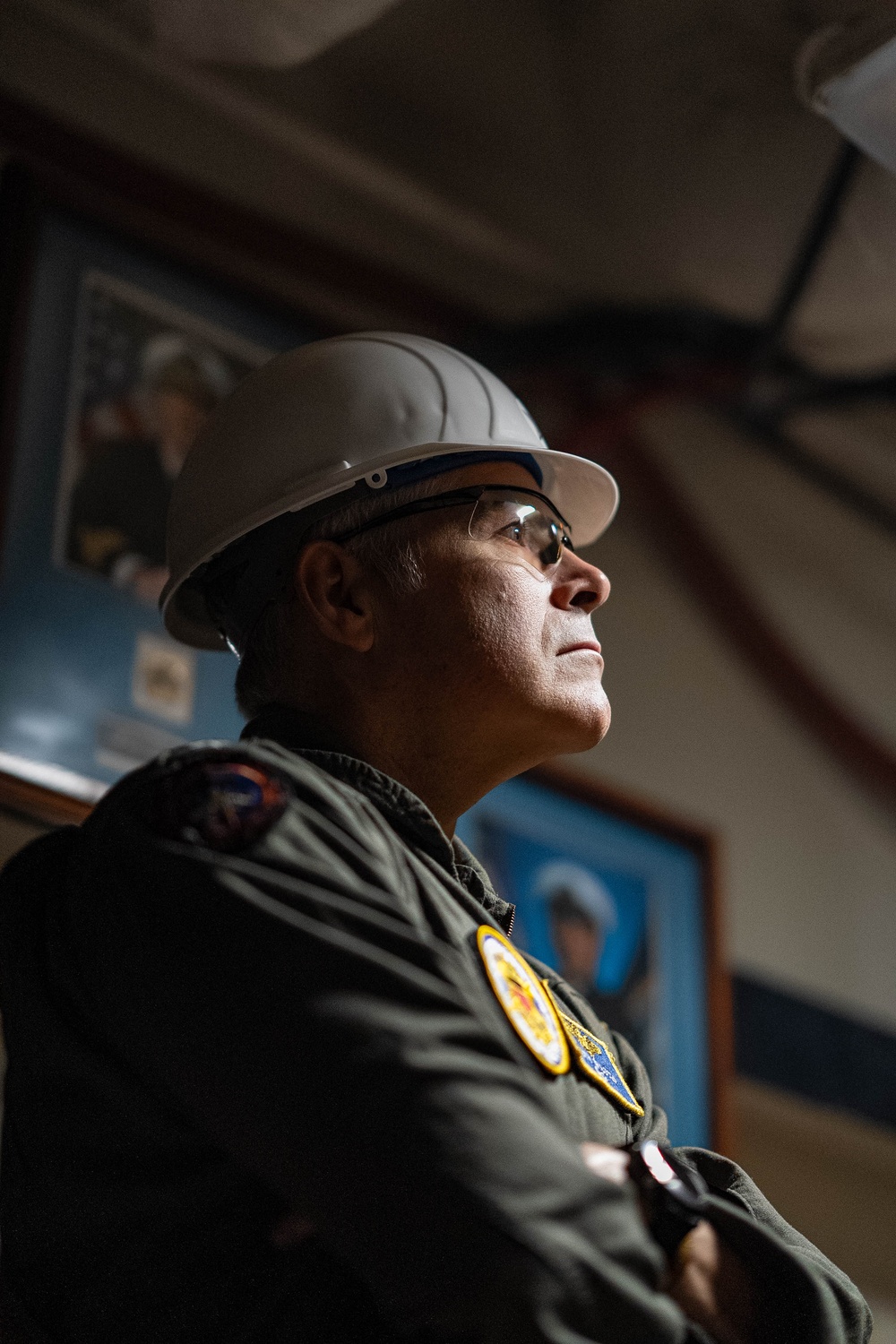 Rear Adm. Dusty Rhodes visits IKE