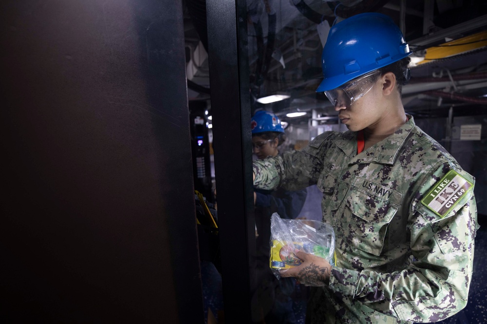 IKE Conducts Maintenance in Naval Station Norfolk