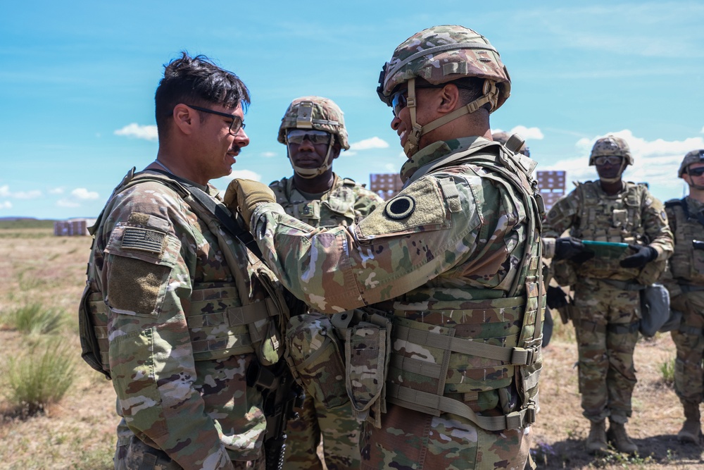 The 593rd Command Team visit Soldiers at yakima training center