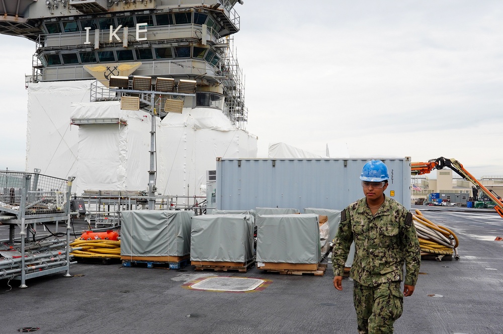 Ike Conducts Scheduled Planned Incremental Availability