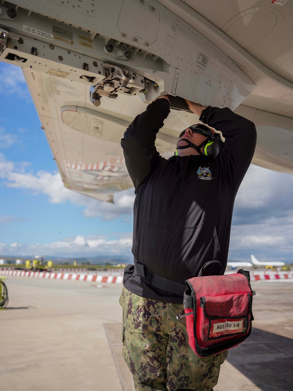 VP-5 OPERATIONS AT NAVAL AIR STATION SIGONELLA