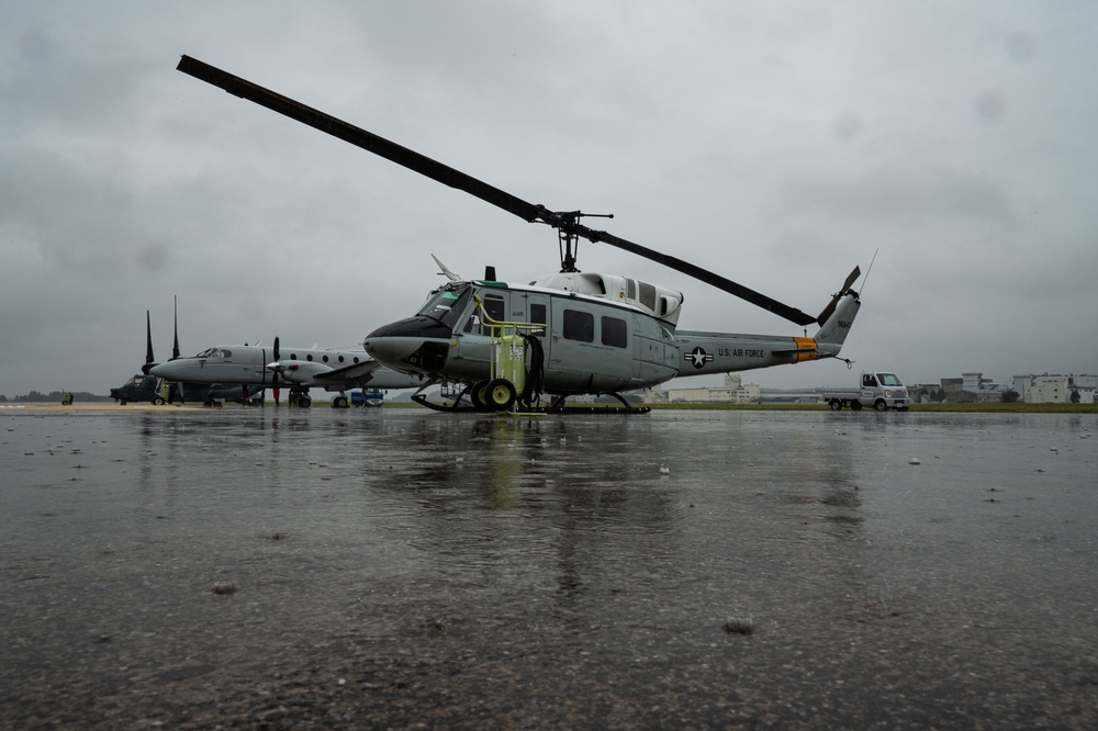 UH-1N Hueys perform for the last time at 2025 Japanese-American Friendship Festival