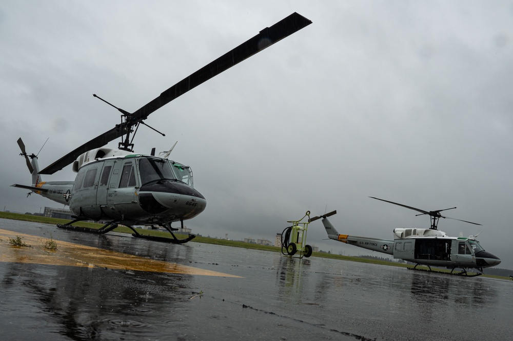 UH-1N Hueys perform for the last time at 2025 Japanese-American Friendship Festival
