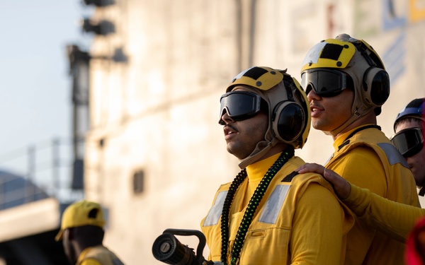 Kearsarge Sailors Conduct Flight Deck Firefighting