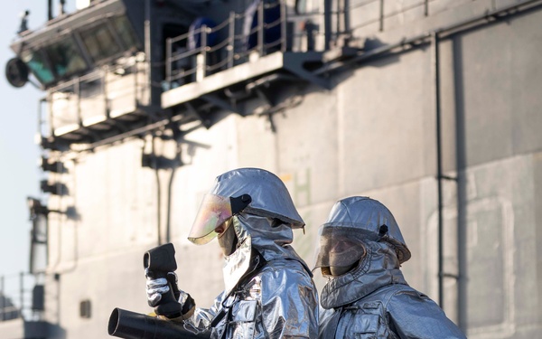 Kearsarge Sailors Conduct Flight Deck Firefighting