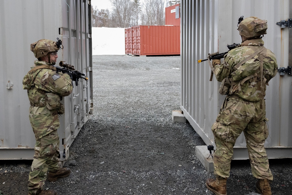 Panther Brigade Soldiers seize the objective from NATO Allies and partners during Swift Response