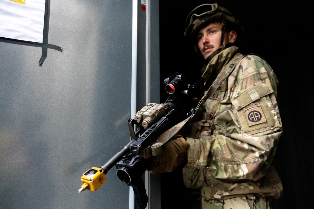 Panther Brigade Soldiers seize the objective from NATO Allies and partners during Swift Response