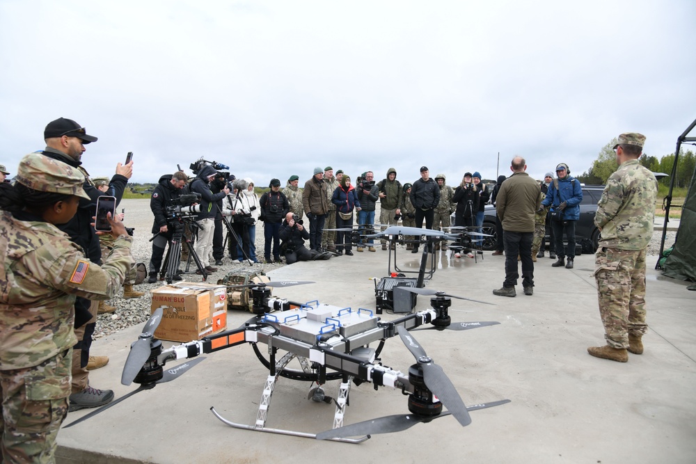 Swift Response 2025: the 173rd Airborne Brigade tests drones for blood supply and material transport in a multinational combat exercise.