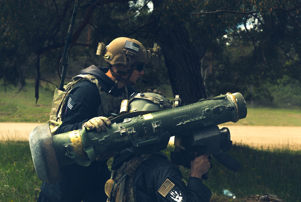 Soldiers Move To Seize An Objective
