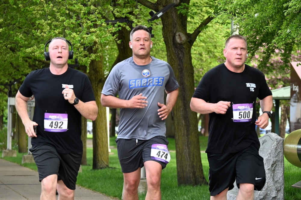 NY National Guardsmen Run WNY Armed Forces Day 5K
