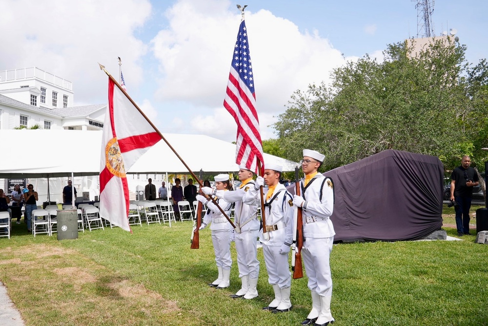 SOUTHCOM joins South Florida community for Gold Star Families Memorial Monument dedication