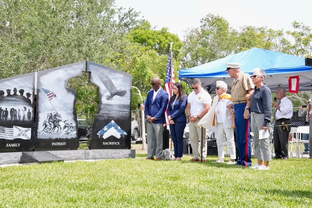 SOUTHCOM joins South Florida community for Gold Star Families Memorial Monument dedication