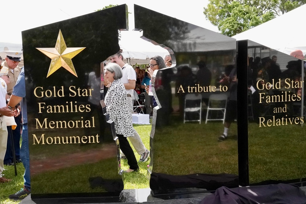 SOUTHCOM joins South Florida community for Gold Star Families Memorial Monument dedication