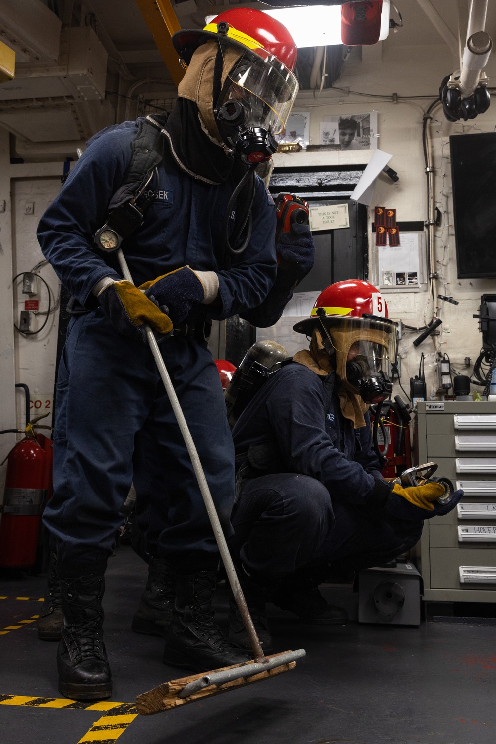Destroyer Squadron (DESRON) 60 Conducts Mobility Damage Control Warfare (MOB-D) Assessment Aboard USS Oscar Austin (DDG 79)