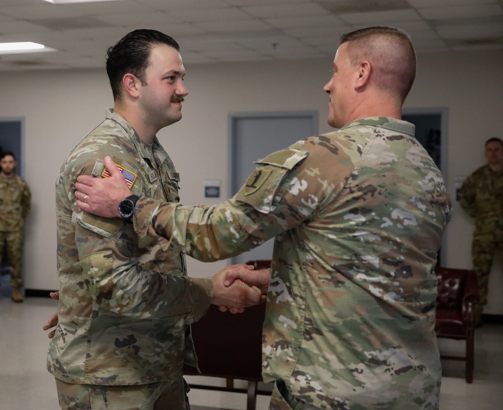 Brig. Gen. James Schreffler visits the 1-135th Assault Helicopter Battalion