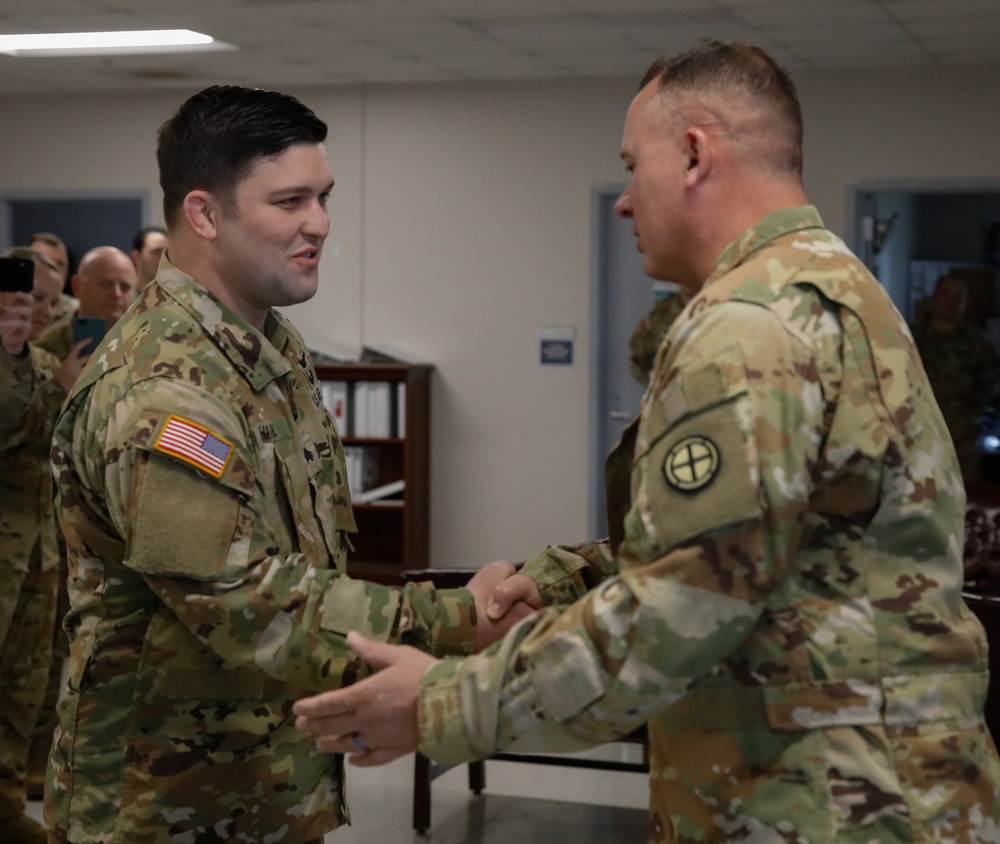Brig. Gen. James Schreffler visits the 1-135th Assault Helicopter Battalion