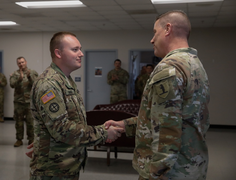 Brig. Gen. James Schreffler visits the 1-135th Assault Helicopter Battalion