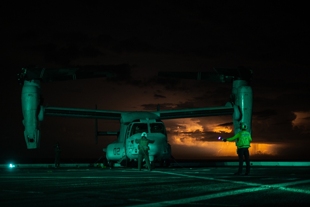 22nd MEU Conducts Night Osprey Flight Operations Aboard USS San Antonio