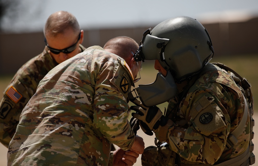 Brig. Gen. James Schreffler visits the 1-135th Assault Helicopter Battalion