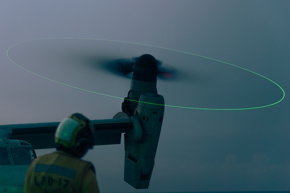 22nd MEU Conducts Night Osprey Flight Operations Aboard USS San Antonio