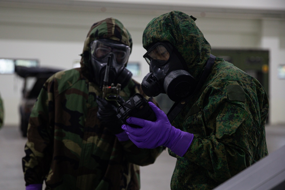 The US trains with SAF on CBRN chemical lanes