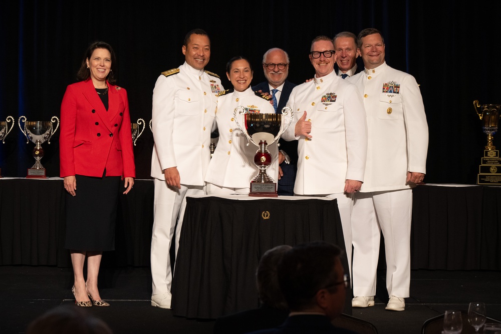 Navy foodservice awards presented in Chicago