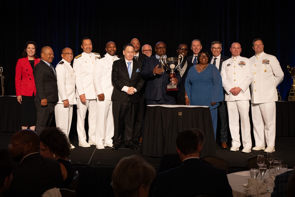 Navy foodservice awards presented in Chicago
