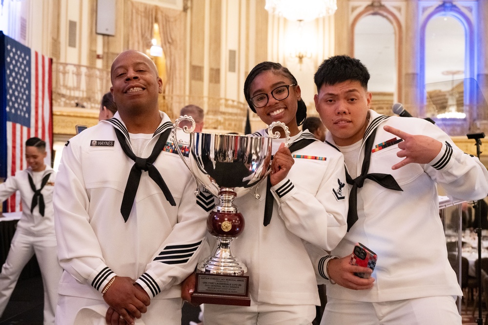Navy foodservice awards presented in Chicago