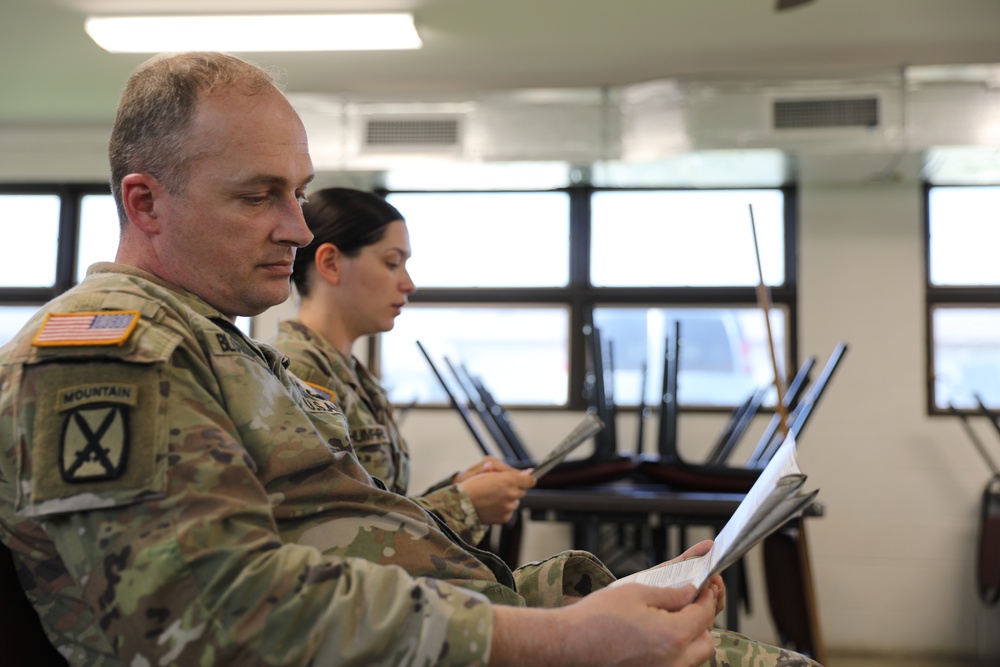 301st HHD embarks on convoy operations and ground-guidance training in VTS-Milan