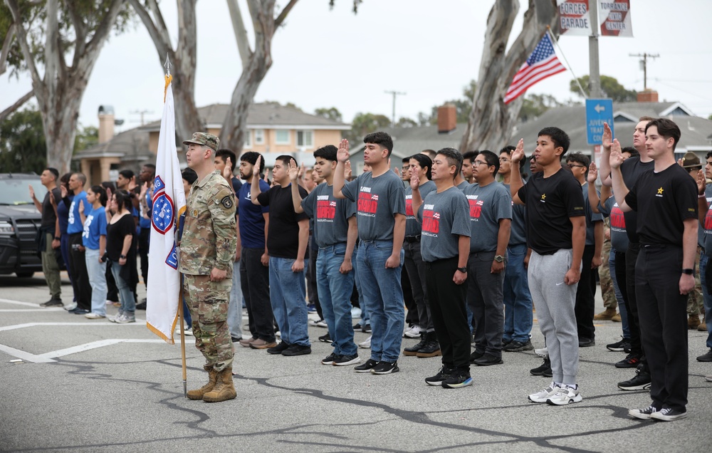 Mass Enlistment at Armed Forces Day Parade