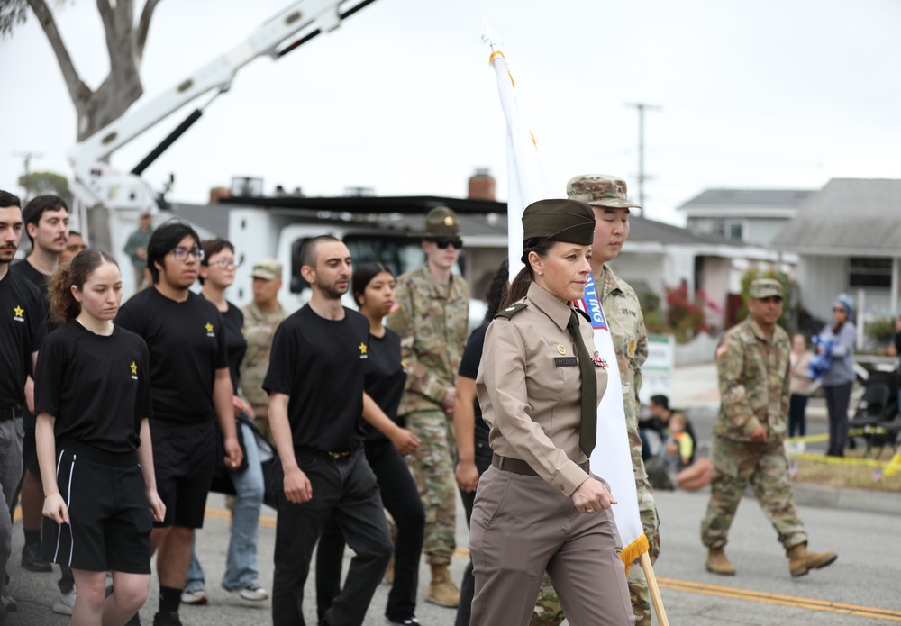 Mass Enlistment at Armed Forces Day Parade