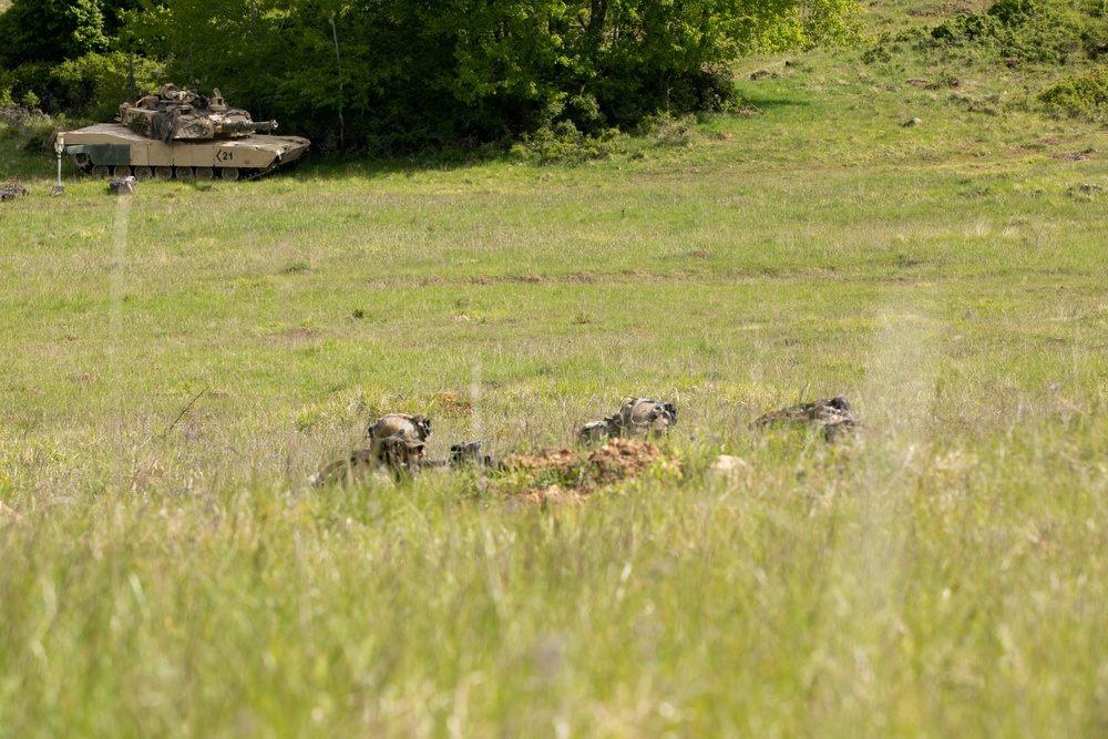U.S. Army return simulated fire during Exercise Combined Resolve 25-2