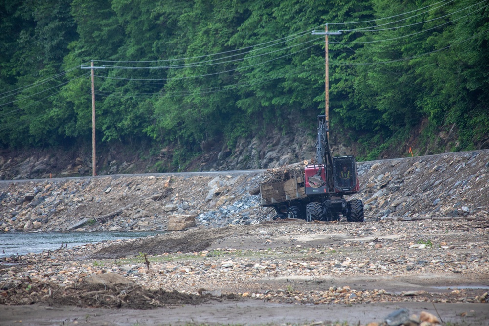 USACE Director of Contracting site visits to Hurricane Helene Recovery locations