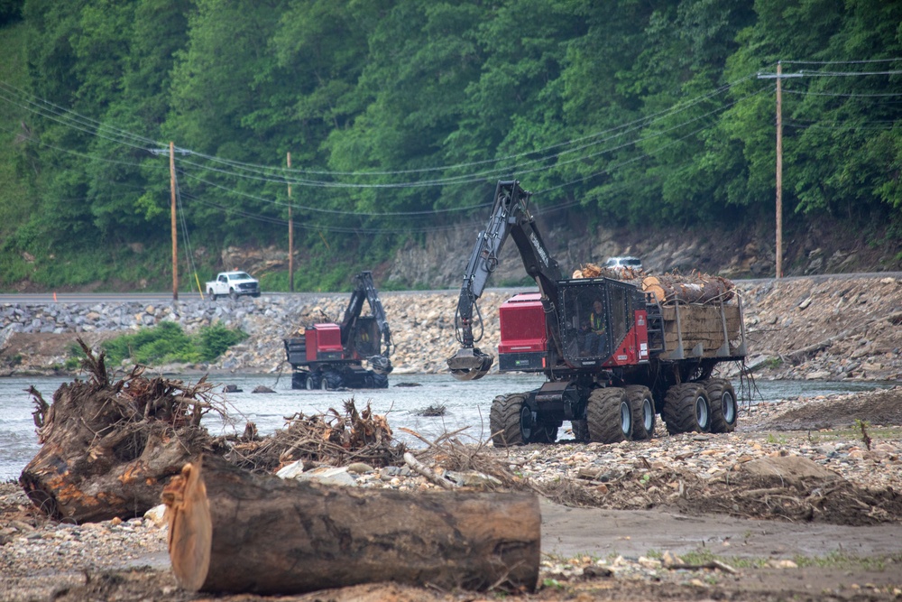 USACE Director of Contracting site visits to Hurricane Helene Recovery locations