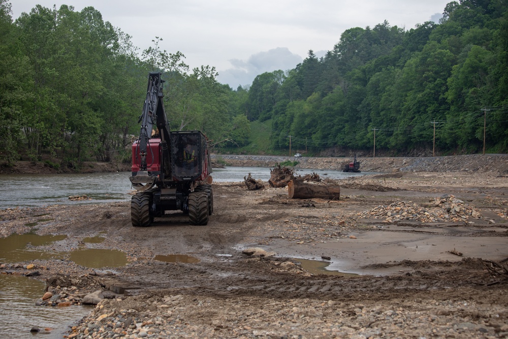USACE Director of Contracting site visits to Hurricane Helene Recovery locations